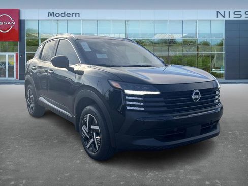 New 2026 Nissan Kicks SV image 3