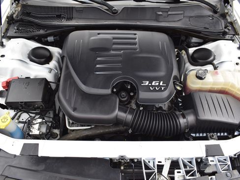Used 2023 Dodge Challenger SXT RWD image 9