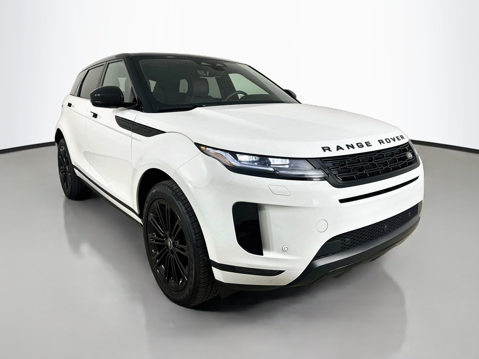 Used 2026 Land Rover Range Rover Evoque S AWD/4WD image 3