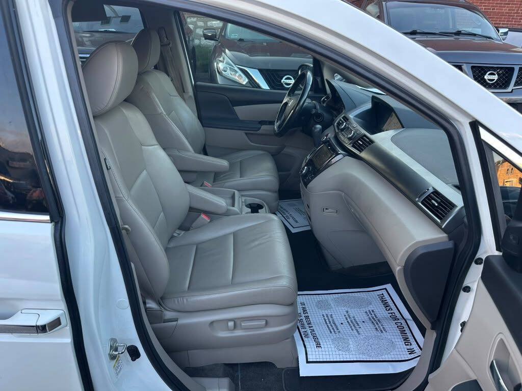 Used 2014 Honda Odyssey Touring image 12