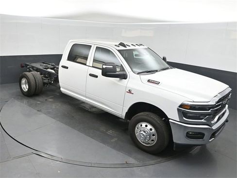 New 2026 RAM 3500 Tradesman w/ Chrome Appearance Group image 27