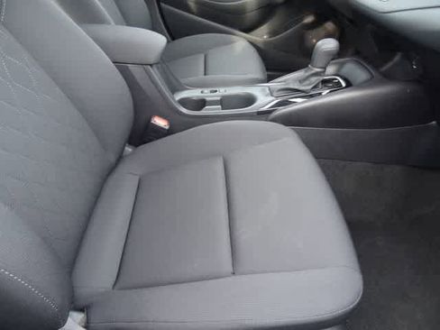 Used 2025 Toyota Corolla LE image 20