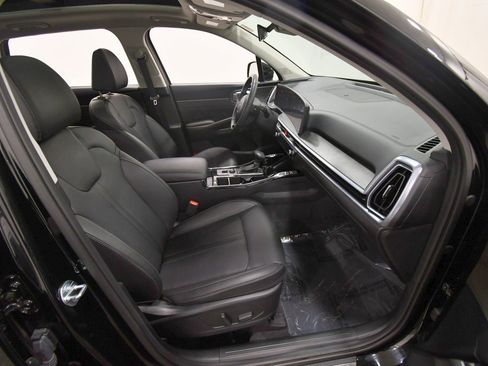 Certified 2025 Kia Sorento SX image 19