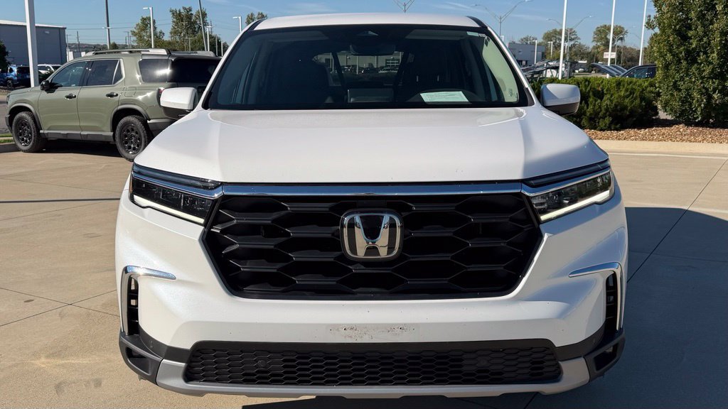 Certified 2025 Honda Pilot EX-L image 8