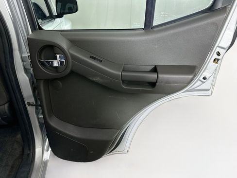 Used 2015 Nissan Xterra PRO-4X AWD/4WD image 28