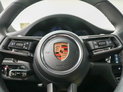 New 2026 Porsche Macan image 27