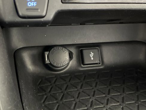 Used 2022 Toyota RAV4 XLE image 34