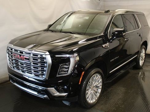 Used 2025 GMC Yukon Denali w/ Advanced Technology Package image 1