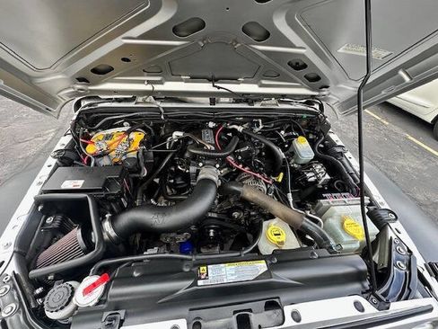 Used 2010 Jeep Wrangler Unlimited Sport image 23