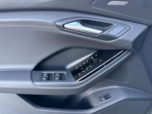 New 2025 Audi Q6 e-tron Premium Plus AWD/4WD image 10