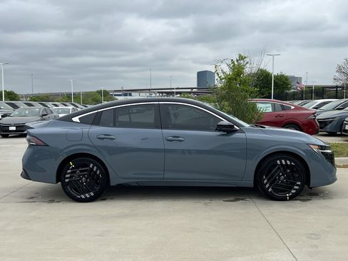 New 2026 Nissan Sentra SR w/ SR Premium Package FWD image 3