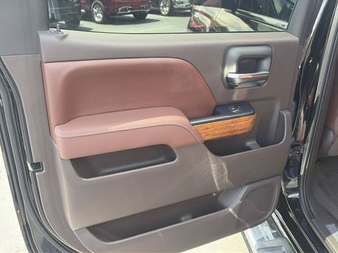 Used 2016 Chevrolet Silverado 1500 High Country w/ High Country Premium Package AWD/4WD image 13
