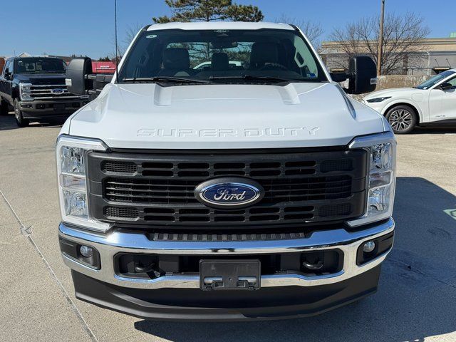 Used 2024 Ford F350 XL w/ Snow Plow/Camper Package AWD/4WD image 2