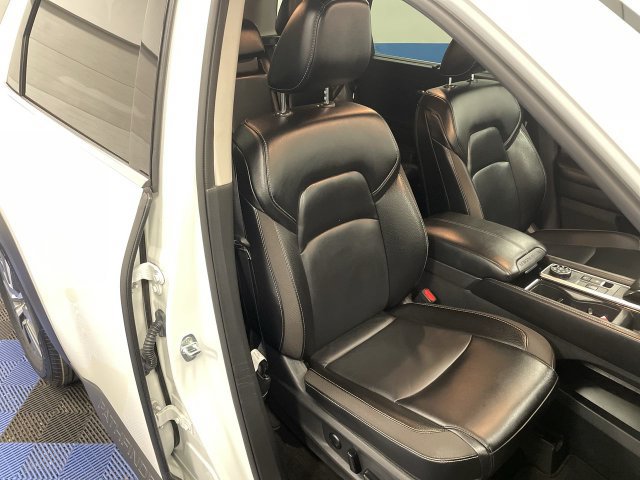 Used 2024 Nissan Pathfinder SL w/ Black Appearance Package AWD/4WD image 26