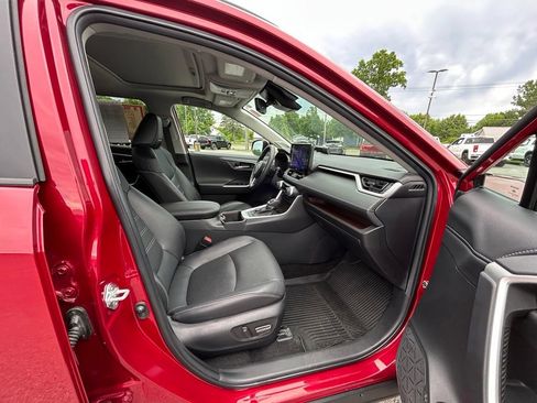 Used 2023 Toyota RAV4 Limited AWD/4WD image 44