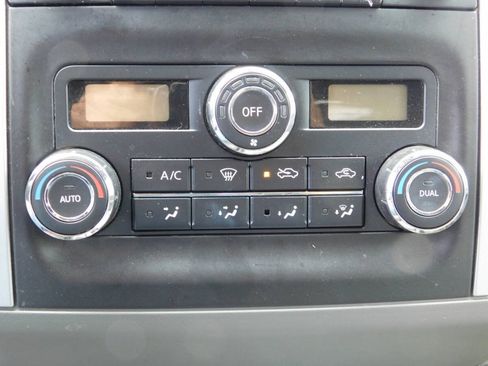 Used 2015 Nissan Frontier SV w/ SV Value Truck Package AWD/4WD image 13