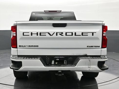 Used 2020 Chevrolet Silverado 1500 Custom w/ Custom Value Package image 4
