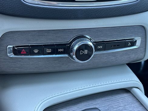 Used 2023 Volvo XC90 T8 Core image 24