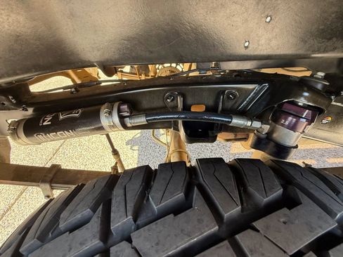 Used 2016 Toyota Tacoma TRD Sport image 32