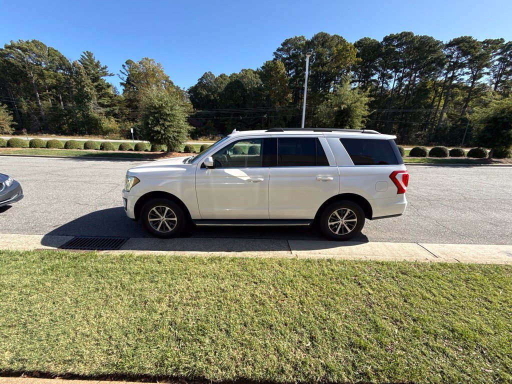 Used 2019 Ford Expedition XLT w/ Equipment Group 202A RWD image 9