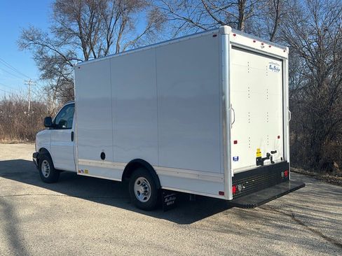 Used 2024 Chevrolet Express 3500 w/ Power Convenience Package RWD image 3