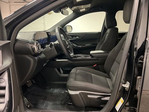 Certified 2025 Chevrolet Equinox LT AWD/4WD image 9