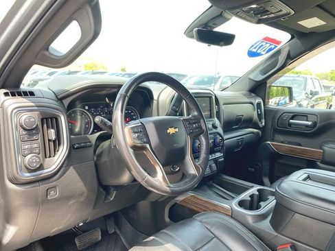 Used 2021 Chevrolet Silverado 1500 High Country w/ Technology Package AWD/4WD image 10