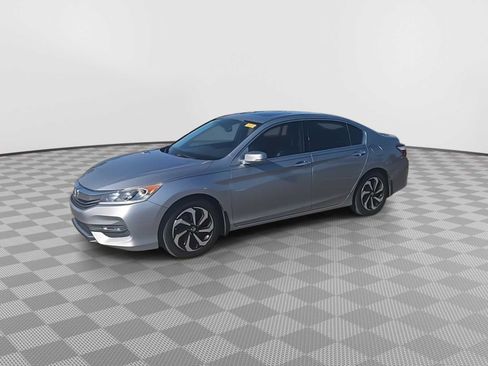 Used 2017 Honda Accord EX-L image 4