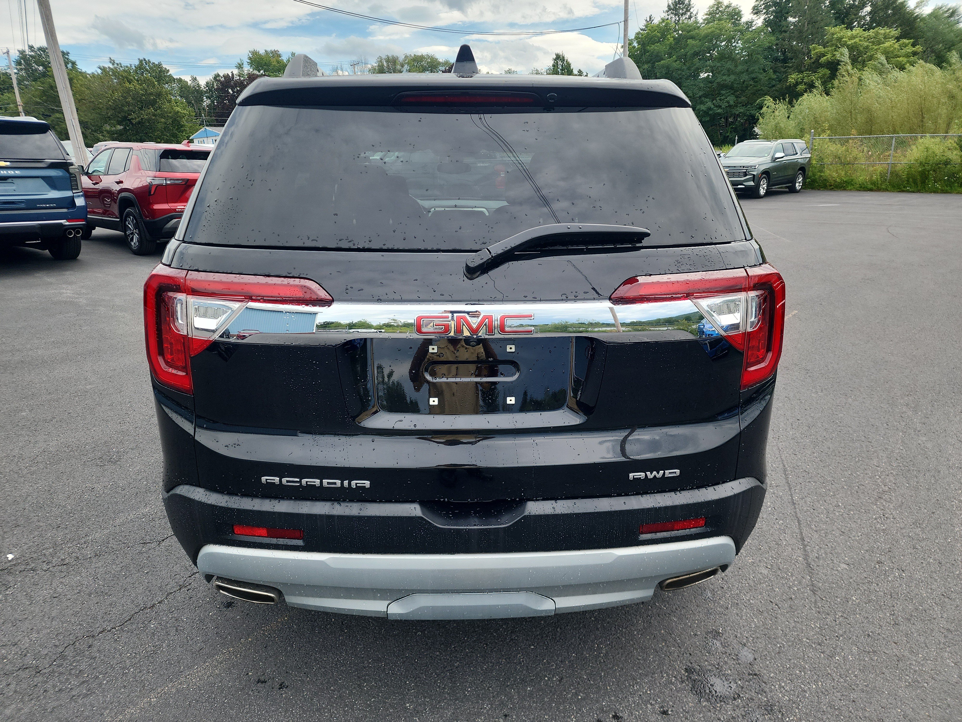 Certified 2023 GMC Acadia SLE w/ Driver Convenience Package AWD/4WD image 7