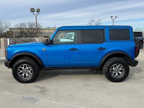 Used 2025 Ford Bronco Badlands image 9