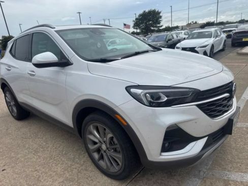 Used 2021 Buick Encore GX Essence w/ Experience Buick Package FWD image 2