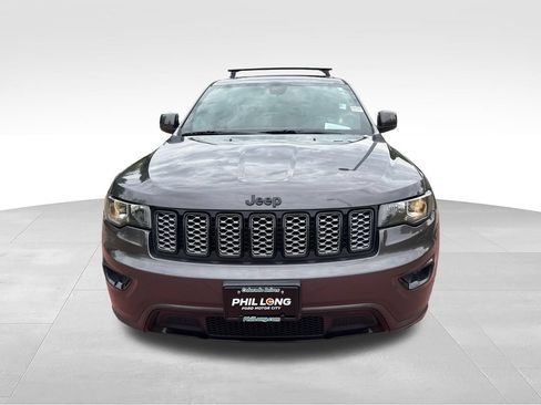 Used 2018 Jeep Grand Cherokee Altitude AWD/4WD image 2