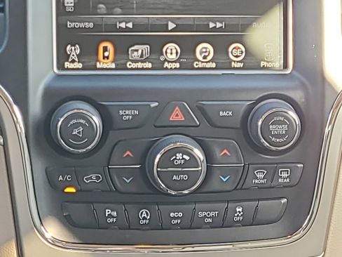 Used 2017 Jeep Grand Cherokee Overland image 23