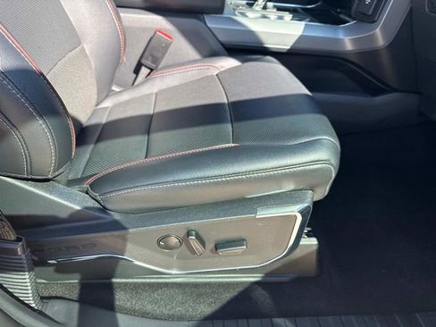 Used 2023 Ford F150 Lariat w/ Trailer Tow Package image 17