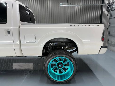 Used 2016 Ford F250 Platinum w/ FX4 Off-Road Package image 5