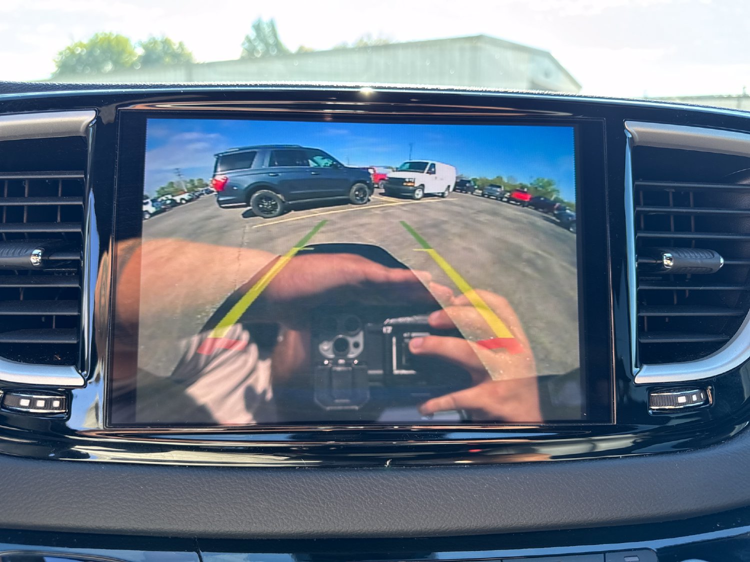 Used 2025 Chrysler Pacifica Select FWD image 19