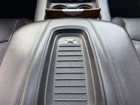 Used 2019 Cadillac Escalade ESV Luxury image 23