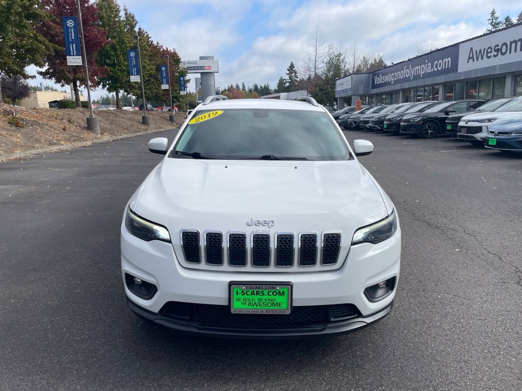 Used 2019 Jeep Cherokee Latitude w/ Cold Weather Group FWD image 3