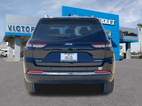 Used 2023 Jeep Grand Cherokee Laredo AWD/4WD image 5