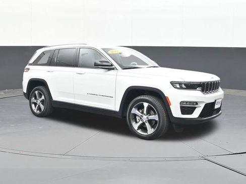Used 2023 Jeep Grand Cherokee Limited AWD/4WD image 18