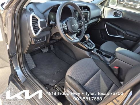 Certified 2025 Kia Soul LX w/ LX Technology Package FWD image 16