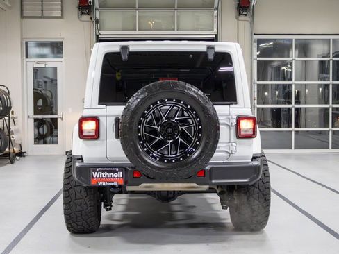 Used 2023 Jeep Wrangler Sahara image 8