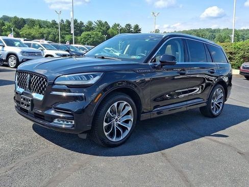Used 2021 Lincoln Aviator Grand Touring w/ Elements Package Plus AWD/4WD image 3