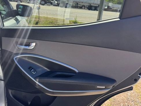 Used 2018 Hyundai Santa Fe Sport FWD image 14