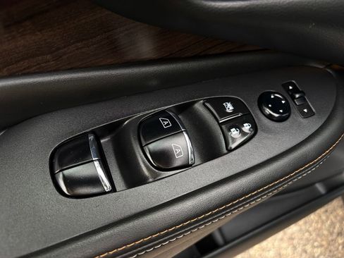 Used 2023 Nissan Murano Platinum image 16