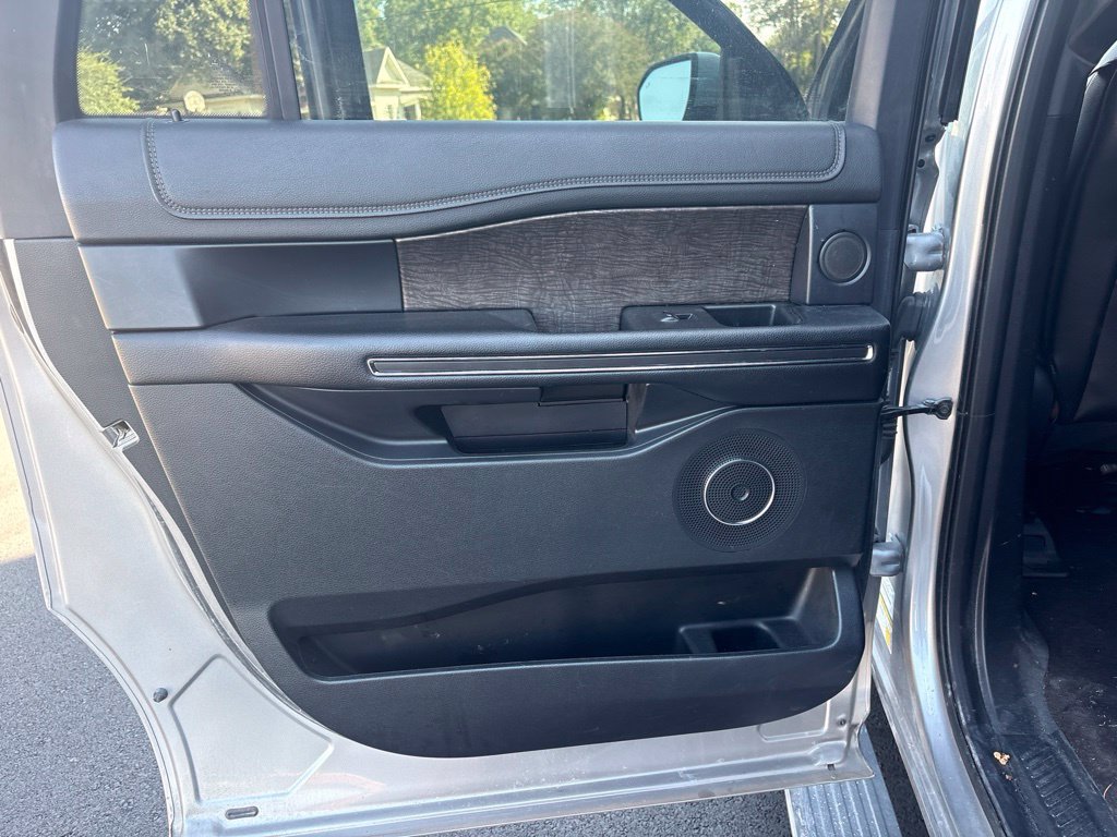 Used 2021 Ford Expedition Max Limited AWD/4WD image 19