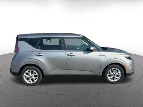 Used 2025 Kia Soul LX w/ LX Technology Package FWD image 13