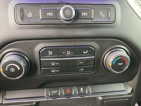 Used 2020 Chevrolet Silverado 1500 Custom w/ Custom Value Package AWD/4WD image 21