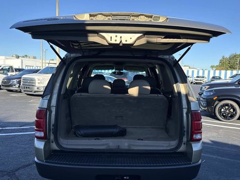 Used 2003 Ford Explorer XLT image 11