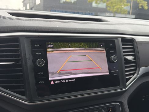 Used 2021 Volkswagen Atlas SE FWD image 21